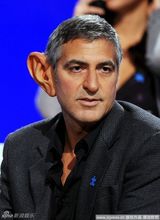 组图：谢耳朵乔治-克鲁尼为慈善募捐卖力搞怪