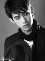 组图：男明星画眼妆盘点 妖娆又朋克个性十足