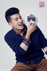 组图：孙艺洲牵手猫咪情人 演绎喵星版宠物情缘