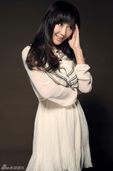 组图：杜若溪森系写真甜美 长卷发俏皮似仙女