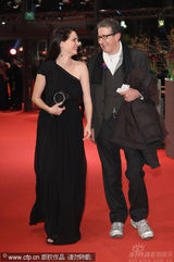 幻灯：《犹太人苏斯》首映礼 主演玛蒂娜优雅亮相