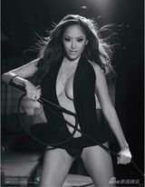 组图：菲律宾艳星格温热辣秀豪乳 手持皮鞭野性