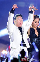 组图：PSY个唱记者会新洗脑神曲出炉