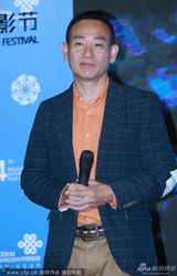 组图：黄恺杰帅气宣传《按摩师》 赵雅芝不干涉