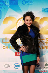 组图：时尚大典星光熠熠 黄渤嘻哈装亮相