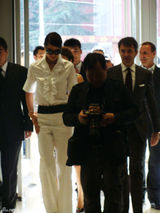 幻灯图：马艳丽出席时尚活动 展现高雅女王气质