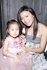 组图：陈炜出席活动否认与陈展鹏宿怨十年