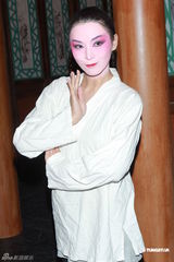 组图：《金枝欲孽2》拍摄 陈豪关礼杰戏服亮相