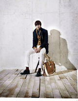 高清组图：李敏镐最新秋装写真 冷峻时尚猎人魅力