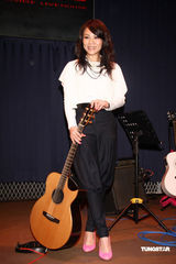 幻灯：蔡健雅生日与歌迷同乐 生日愿望开巡回个唱