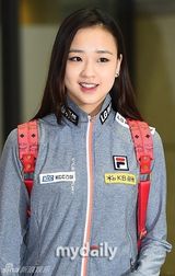 组图：韩运动员孙妍在体操世界杯获奖凯旋归国