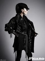 高清：名模李丹妮造型性感出镜 登时尚杂志封面 