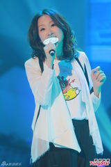 组图：谭咏麟新歌获赞 阿Sa(蔡卓妍)事前不知阿娇(钟欣桐)改名