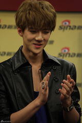 高清图：EXO-K世勋做客图回顾 卖萌大笑心情好