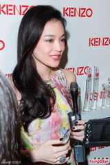 组图：舒淇力撑周星驰不小气 否认被星爷追求