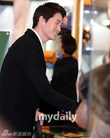 组图：韩国演员刘志泰出席首尔慈善公益活动