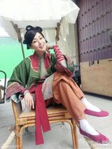 组图：43岁万绮雯容颜不老似花季少女