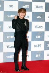 高清组图：少时SJ神起KARA等出席韩国SBS歌谣大典