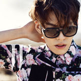 高清图：金宇彬沙漠拍大片秀身材 展狂野魅力