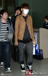 组图：《音乐中心》登泰国 SHINee闪耀2NE1酷帅