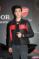 组图：李治廷欲带妈妈探班范冰冰