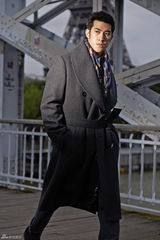 组图：李治廷巴黎街头浪漫演绎动感时尚