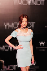 组图：叶熙祺甜美亮相活动 小露香肩惹关注