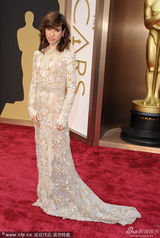 组图：86届奥斯卡红毯星光闪耀 高贵与奇葩并存