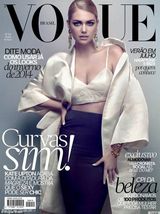 组图：超模阿普顿巴西《Vogue》黑裙裹身S曲线