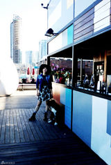 组图：夏梓桐首次亮相时尚杂志 青春气息逼人