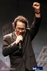 组图：神话Junjin父亲演出音乐剧成员到场支持