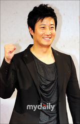 组图：韩剧《不屈的儿媳们》记者会 申爱罗等主演