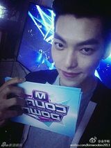 组图：金宇彬粉丝破百万晒帅照 网友呼唤多更新