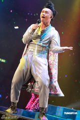 幻灯图：陈奕迅个唱雷人造型不断 否认与妻子离婚