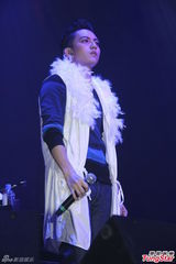 组图：林宥嘉与歌迷互动 召王仁甫孙协志合体