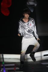 幻灯组图：快男突围赛尾场大玩复活 61强全部诞生