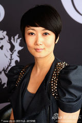 幻灯图：贾樟柯受访畅谈新片 女主角赵涛端庄显优雅