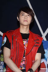 组图：JPM携机器猫做公益 第二张大碟筹备中