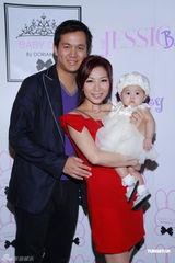 组图：陈炜出席活动否认与陈展鹏宿怨十年