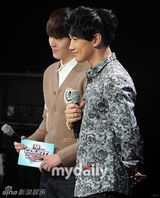 组图：Rain复出霸气夺冠 东方神起帅气回归