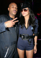 幻灯：好莱坞女星万圣节礼服 女仆护士应有尽有