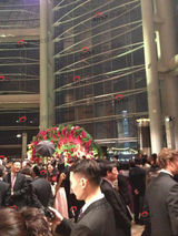 独家组图：晶刚大婚内场喜庆迎宾 李小鹏开心热聊