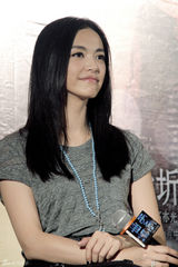 姚晨电影宣传七天七造型 时尚ICON百搭百变(图)