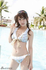 组图：大岛优子秀多面性感 爆乳半裸玩泡泡浴