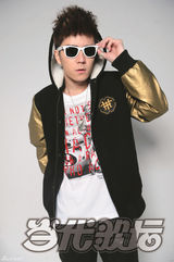 组图：王栎鑫时尚写真 个性前卫酷劲十足