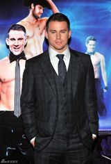 组图：《魔力麦克》伦敦首映舞男钱宁腐国受热捧