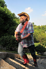 高清组图：马克力文红色中国行湘西凤凰奇梁洞