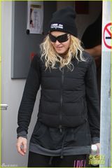 组图：55岁麦当娜cosplay《权力的游戏》龙女