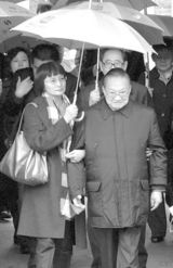 组图：大文豪金庸情史盘点 三次婚姻一个暗恋