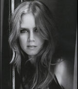 组图：艾米-亚当斯登杂志封面 称想做一个好妈妈